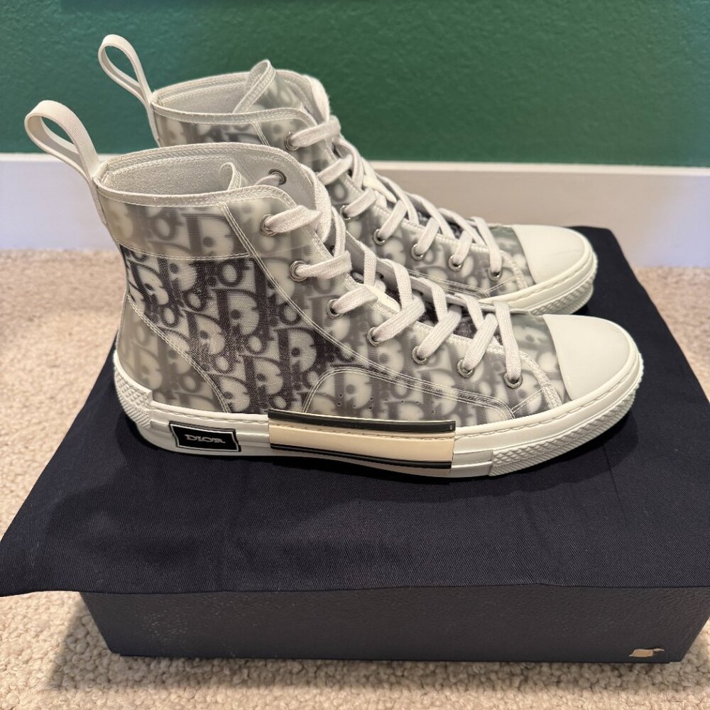 B23 High-Top Sneaker